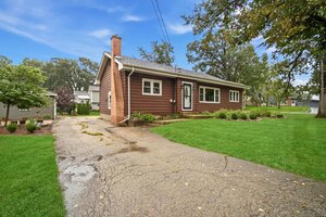Photo of 548 W Saint Charles Road Lombard IL 60148