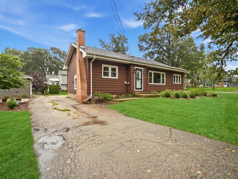 548 W Saint Charles Road Lombard IL 60148