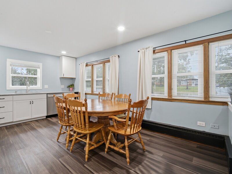 548 W Saint Charles Road Lombard IL 60148