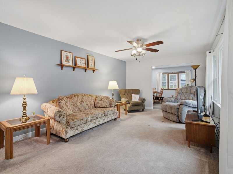 548 W Saint Charles Road Lombard IL 60148