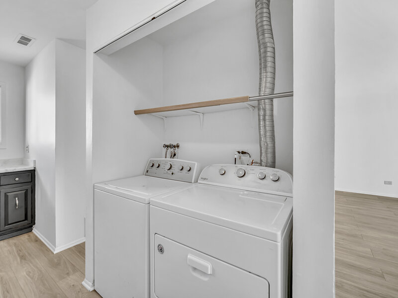 526 Alton Court Carol Stream IL 60188