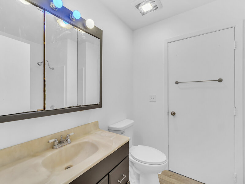 526 Alton Court Carol Stream IL 60188