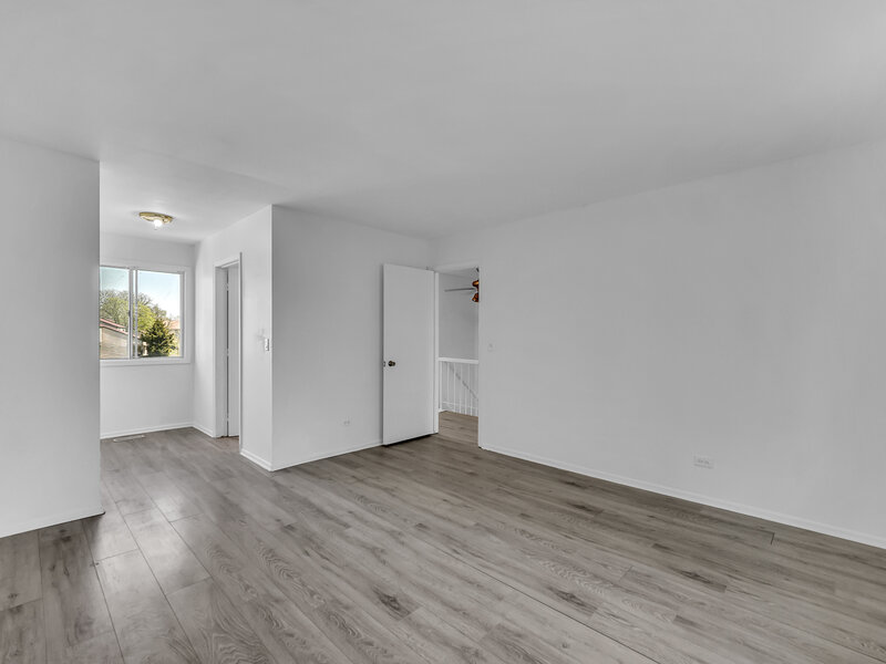 526 Alton Court Carol Stream IL 60188
