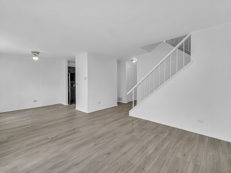526 Alton Court Carol Stream IL 60188