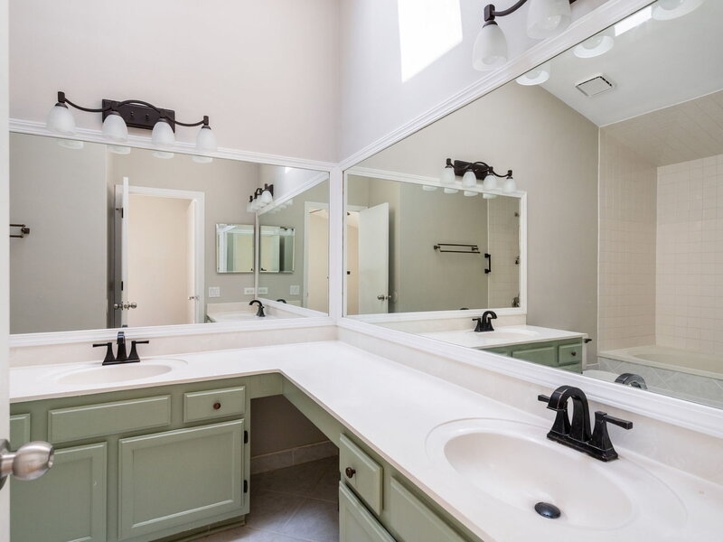 5 Marion Lane Streamwood IL 60107