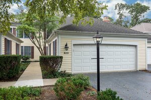 Photo of 823 Suffield Square Lincolnshire IL 60069
