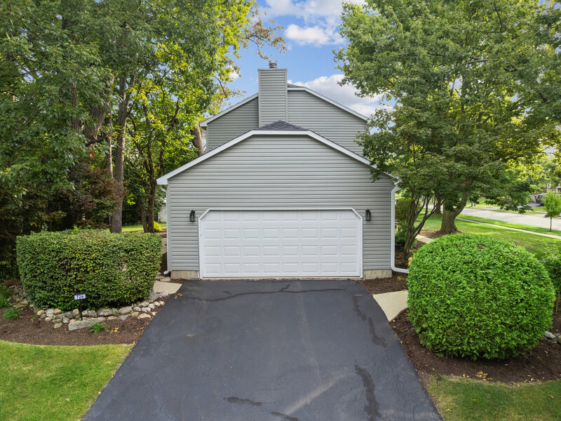 726 Dorchester Drive Bolingbrook IL 60440