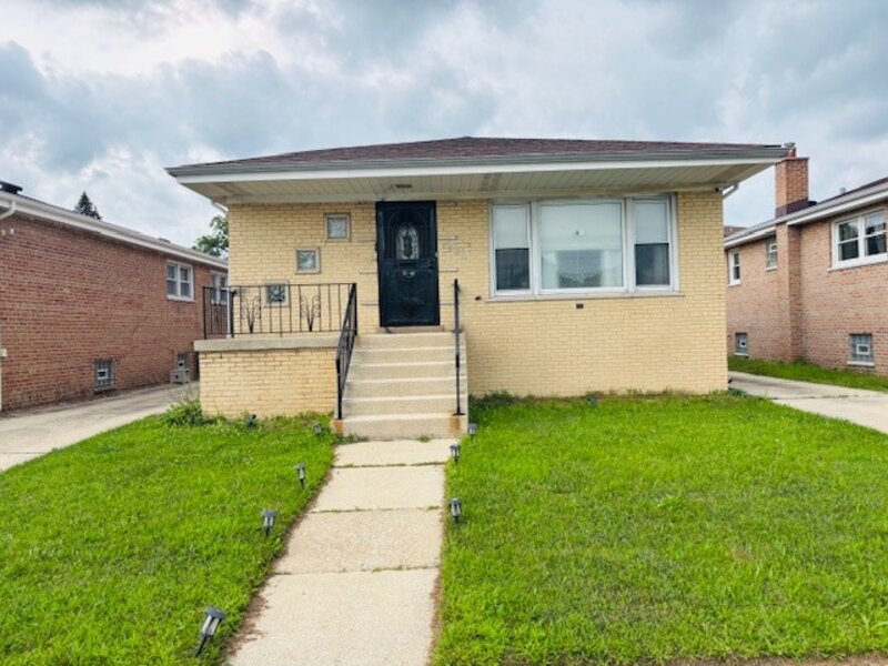 380 Bensley Avenue Calumet City IL 60409
