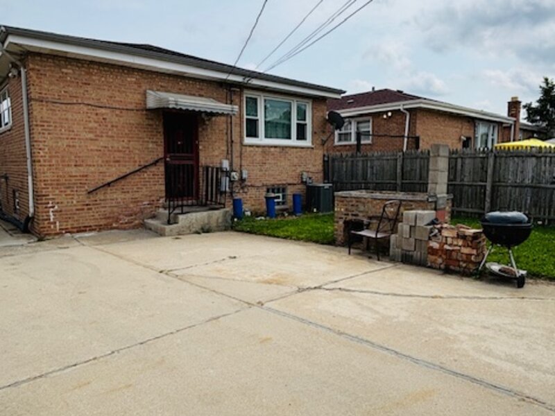 380 Bensley Avenue Calumet City IL 60409
