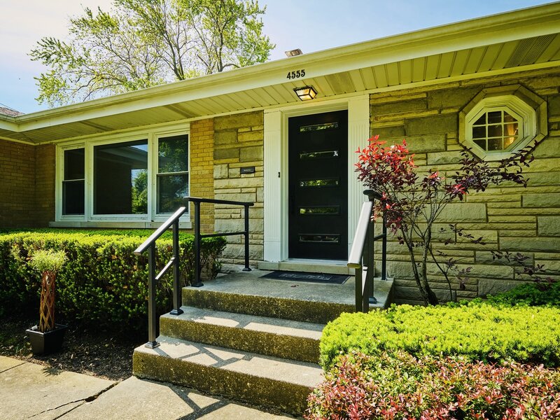 4555 Cleveland Street Skokie IL 60076