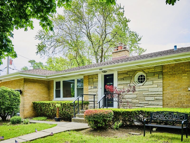4555 Cleveland Street Skokie IL 60076