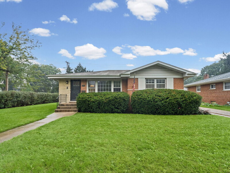 602 N Drury Lane Arlington Heights IL 60004