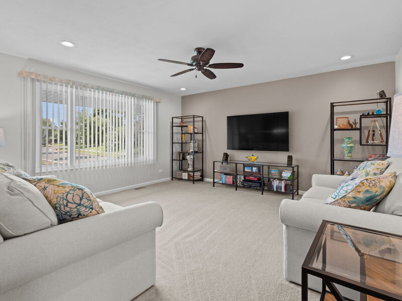 163 Bourne Lane Bloomingdale IL 60108