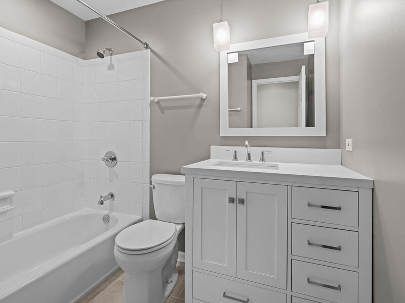 163 Bourne Lane Bloomingdale IL 60108