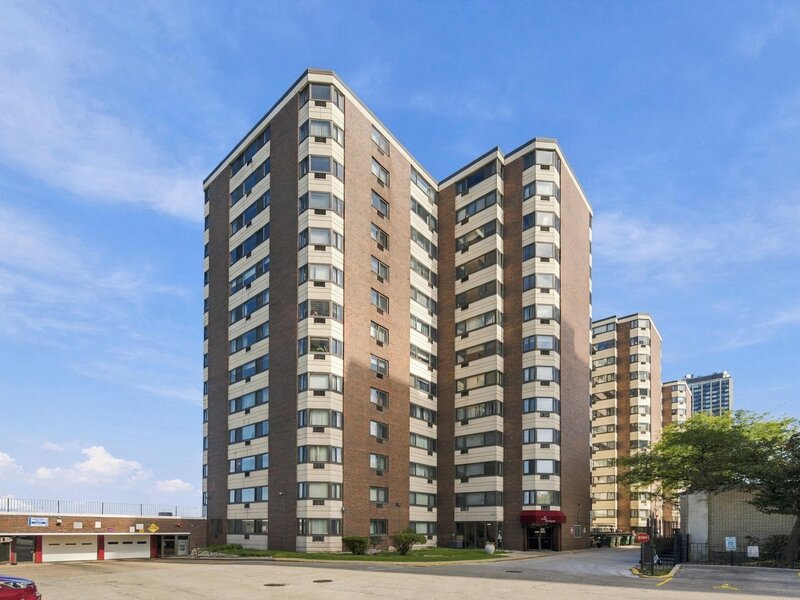 7337 S South Shore Drive Chicago IL 60649