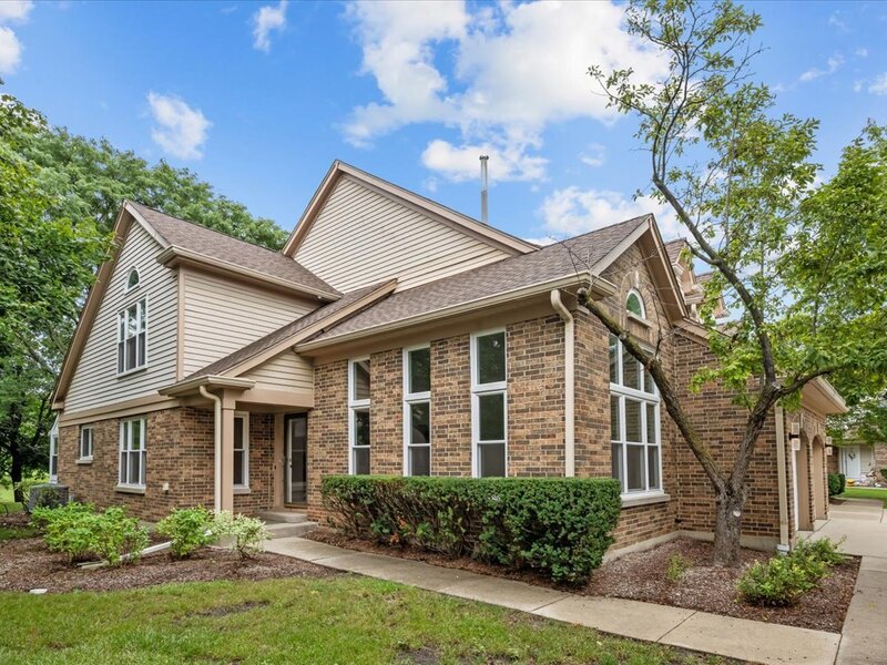 352 Satinwood Court Buffalo Grove IL 60089