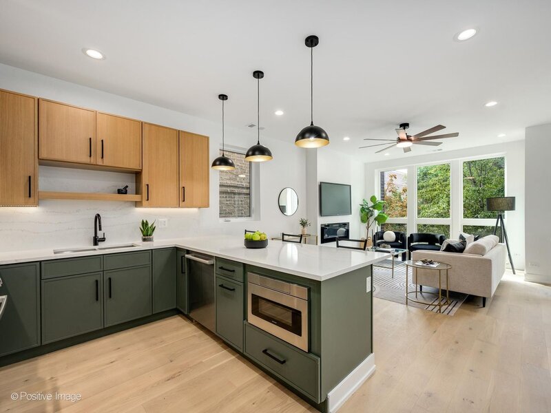 2847 N Damen Avenue Chicago IL 60618