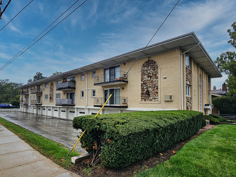 2 N Dee Road Park Ridge IL 60068