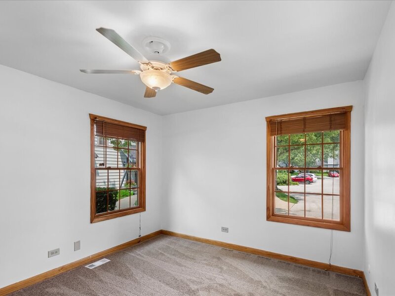 722 Shepard Court Gurnee IL 60031