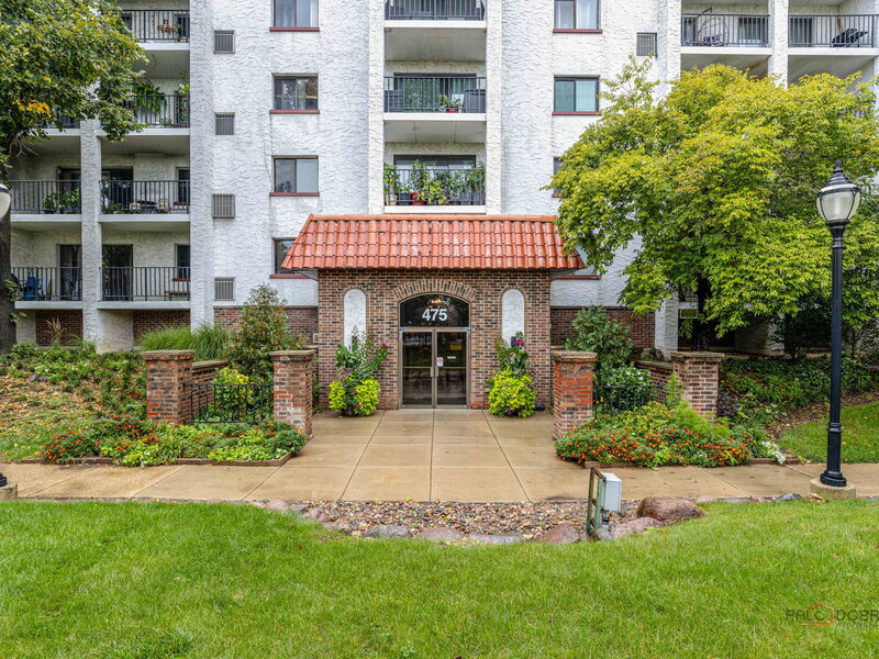 475 Plum Creek Drive Wheeling IL 60090