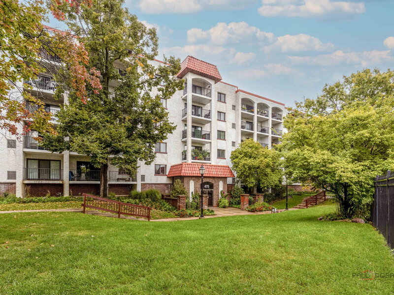 475 Plum Creek Drive Wheeling IL 60090