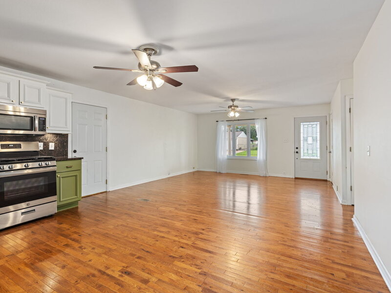 345 Hickory Avenue Romeoville IL 60446