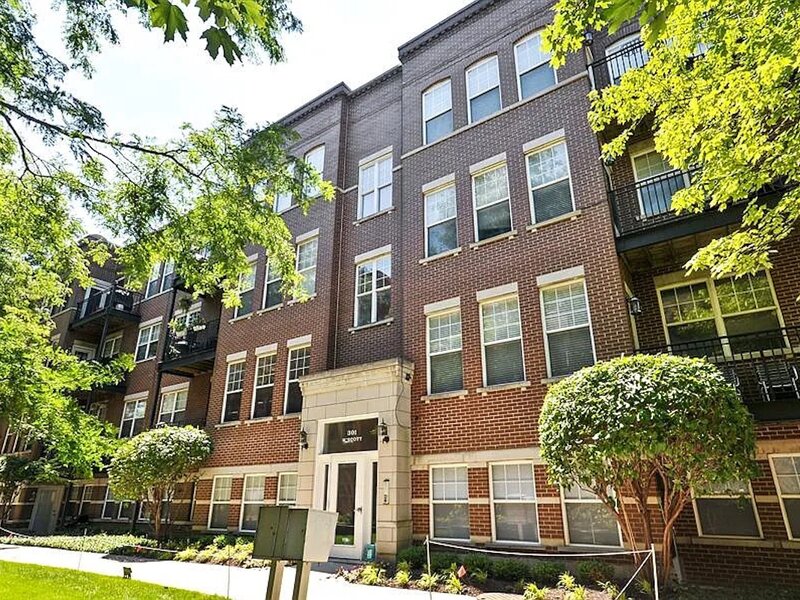 301 W Scott Street Chicago IL 60610