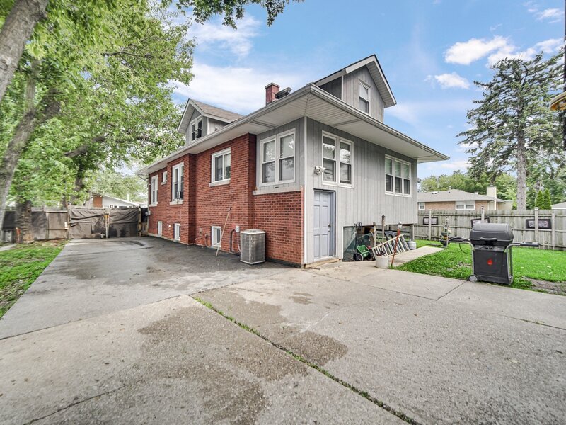 16230 Lowell Avenue South Holland IL 60473