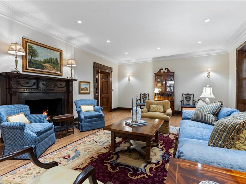 1325 N Astor Street Chicago IL 60610