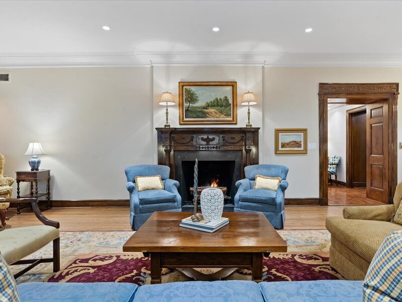 1325 N Astor Street Chicago IL 60610