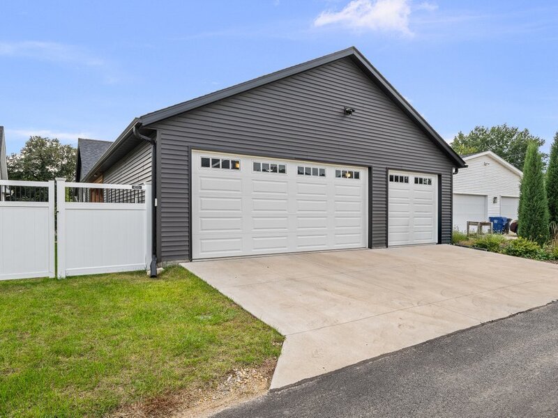 632 Holmes Street Bettendorf IA 52722