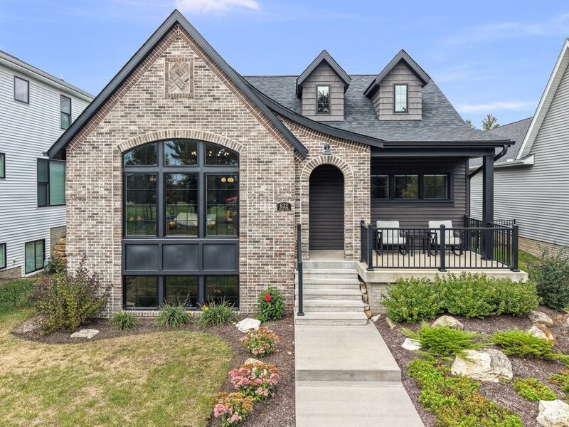632 Holmes Street Bettendorf IA 52722