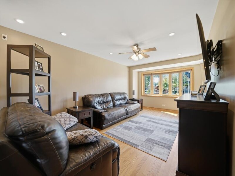 5227 S Mulligan Avenue Chicago IL 60638