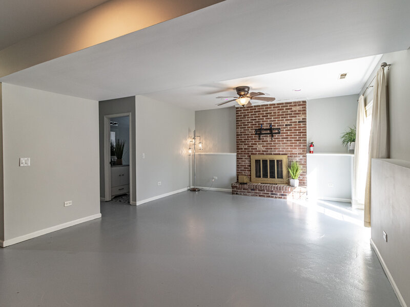 103 Hickory Drive Lindenhurst IL 60046