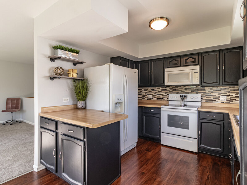 103 Hickory Drive Lindenhurst IL 60046