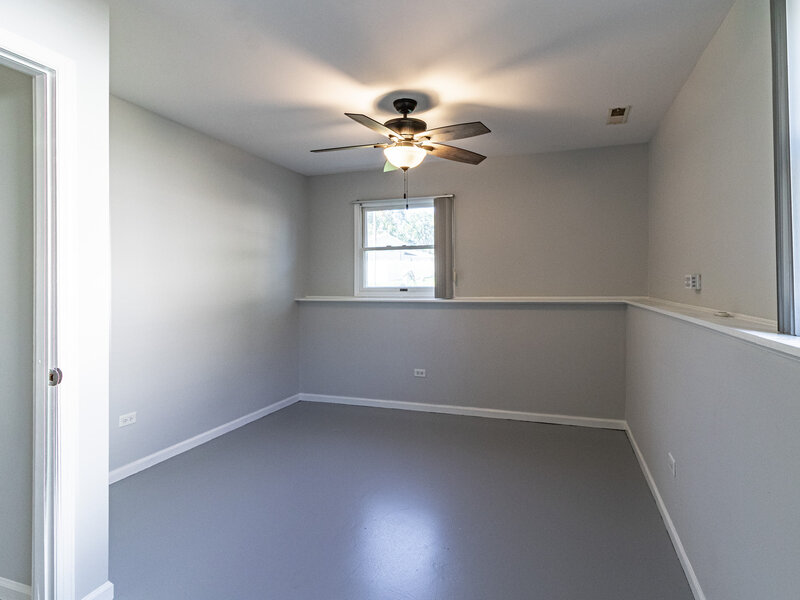 103 Hickory Drive Lindenhurst IL 60046