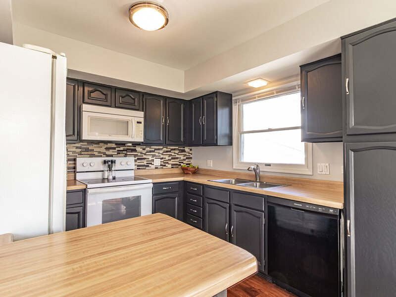103 Hickory Drive Lindenhurst IL 60046