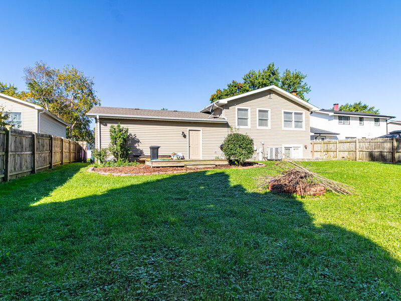 103 Hickory Drive Lindenhurst IL 60046