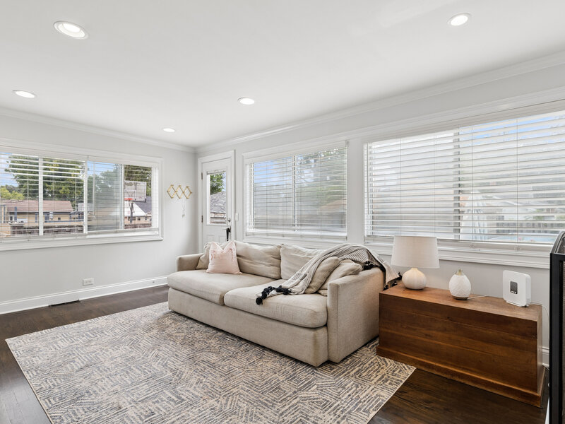 1095 Webster Lane Des Plaines IL 60016