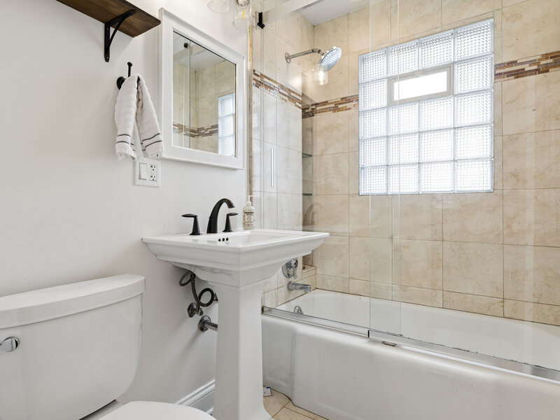 1095 Webster Lane Des Plaines IL 60016