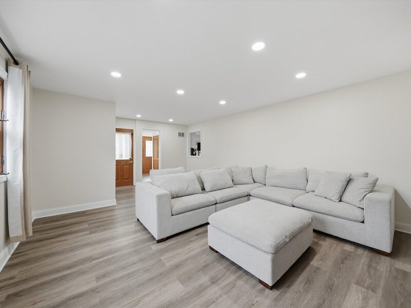 8937 Mcvicker Avenue Oak Lawn IL 60453