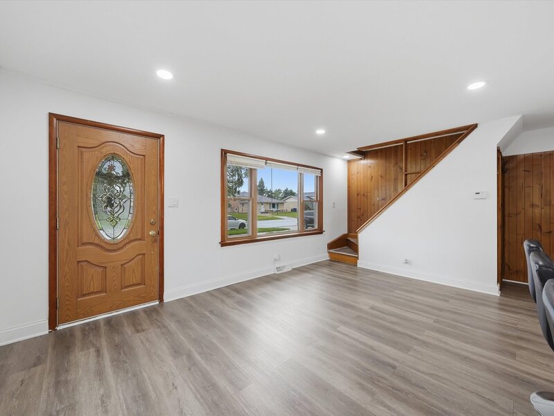 8937 Mcvicker Avenue Oak Lawn IL 60453