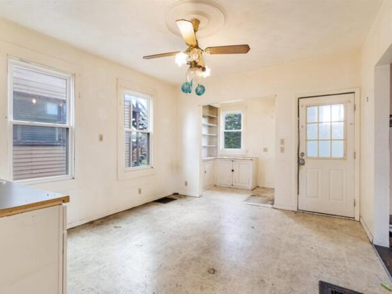 1612 W 3rd Street Davenport IA 52802
