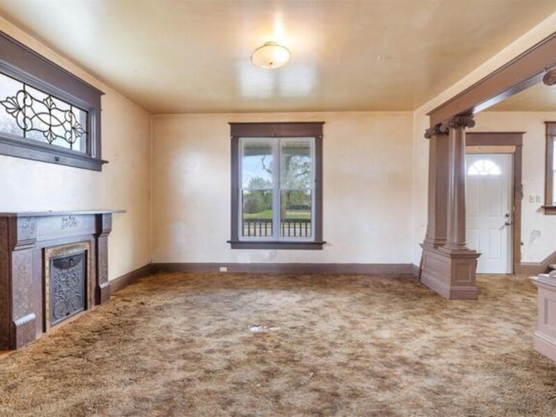 1612 W 3rd Street Davenport IA 52802