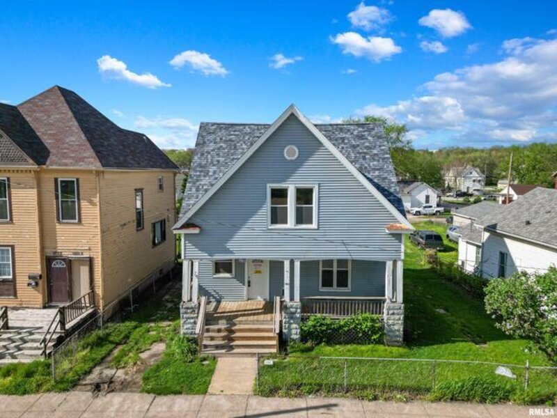 1612 W 3rd Street Davenport IA 52802