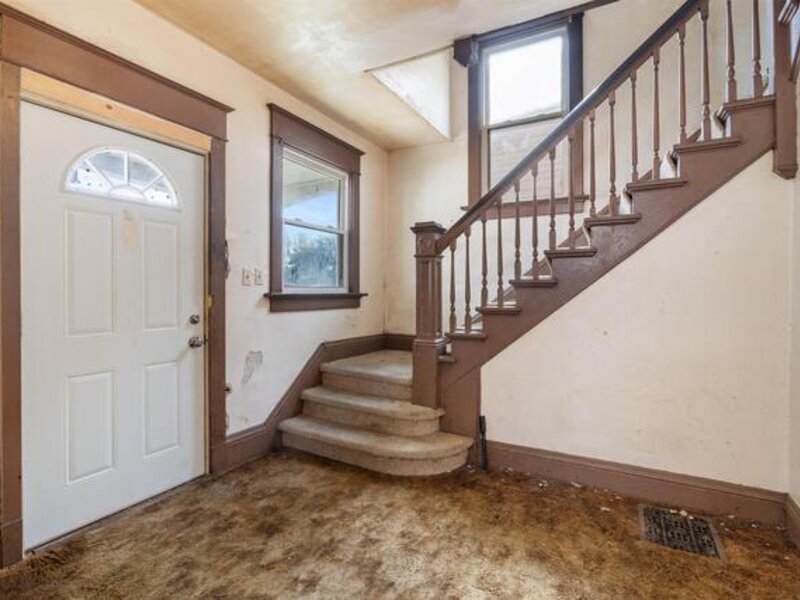 1612 W 3rd Street Davenport IA 52802
