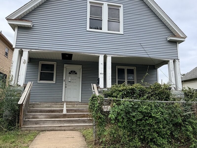 1612 W 3rd Street Davenport IA 52802