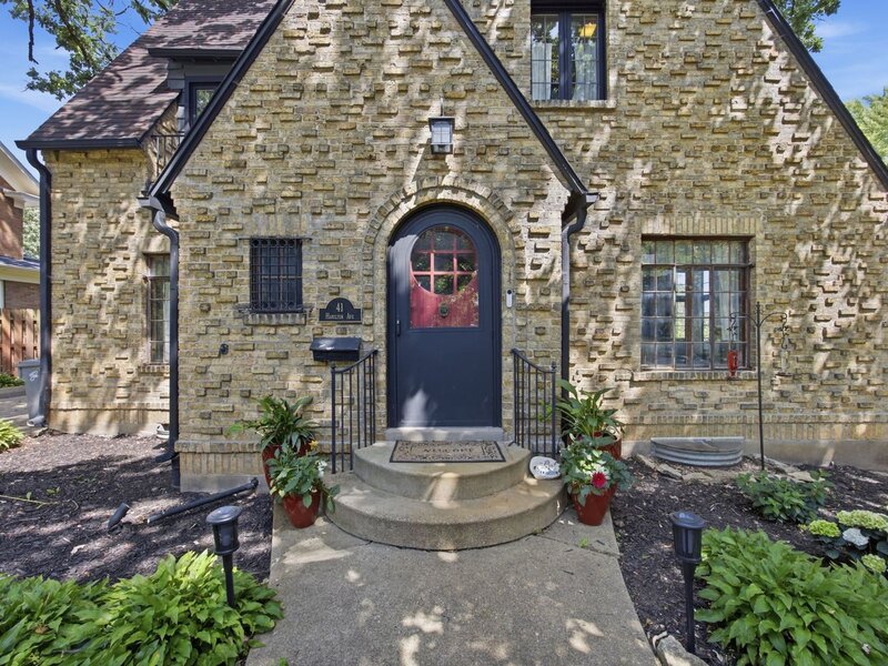 41 Hamilton Avenue Elgin IL 60123