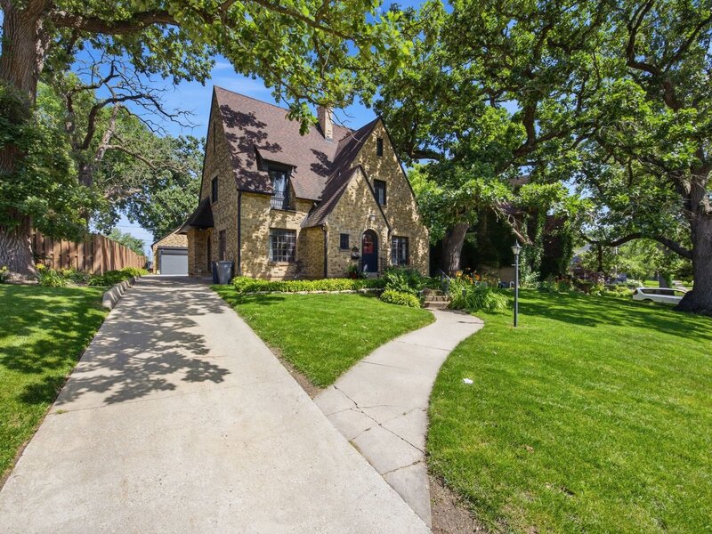 41 Hamilton Avenue Elgin IL 60123