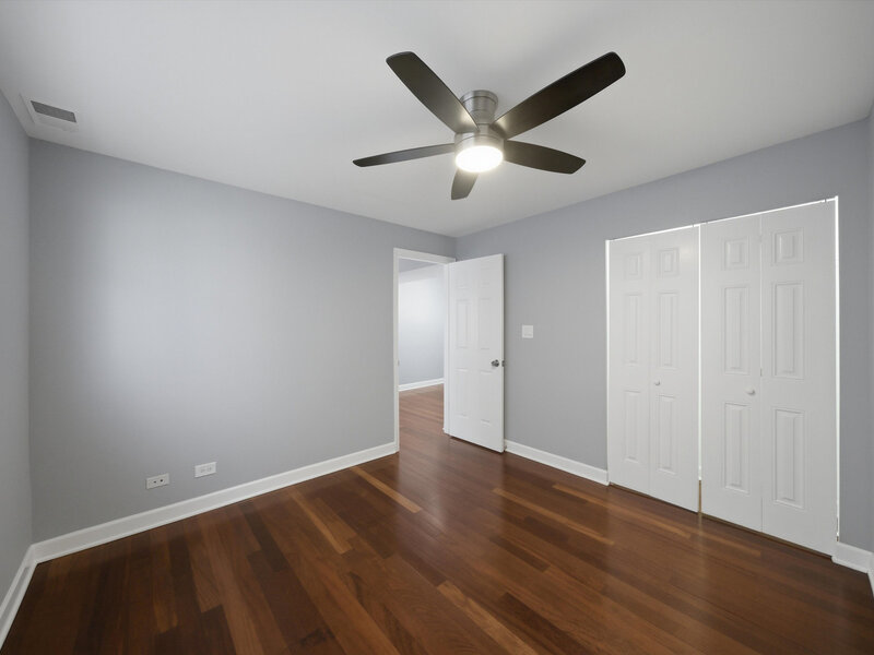 1937 W Pratt Boulevard Chicago IL 60626